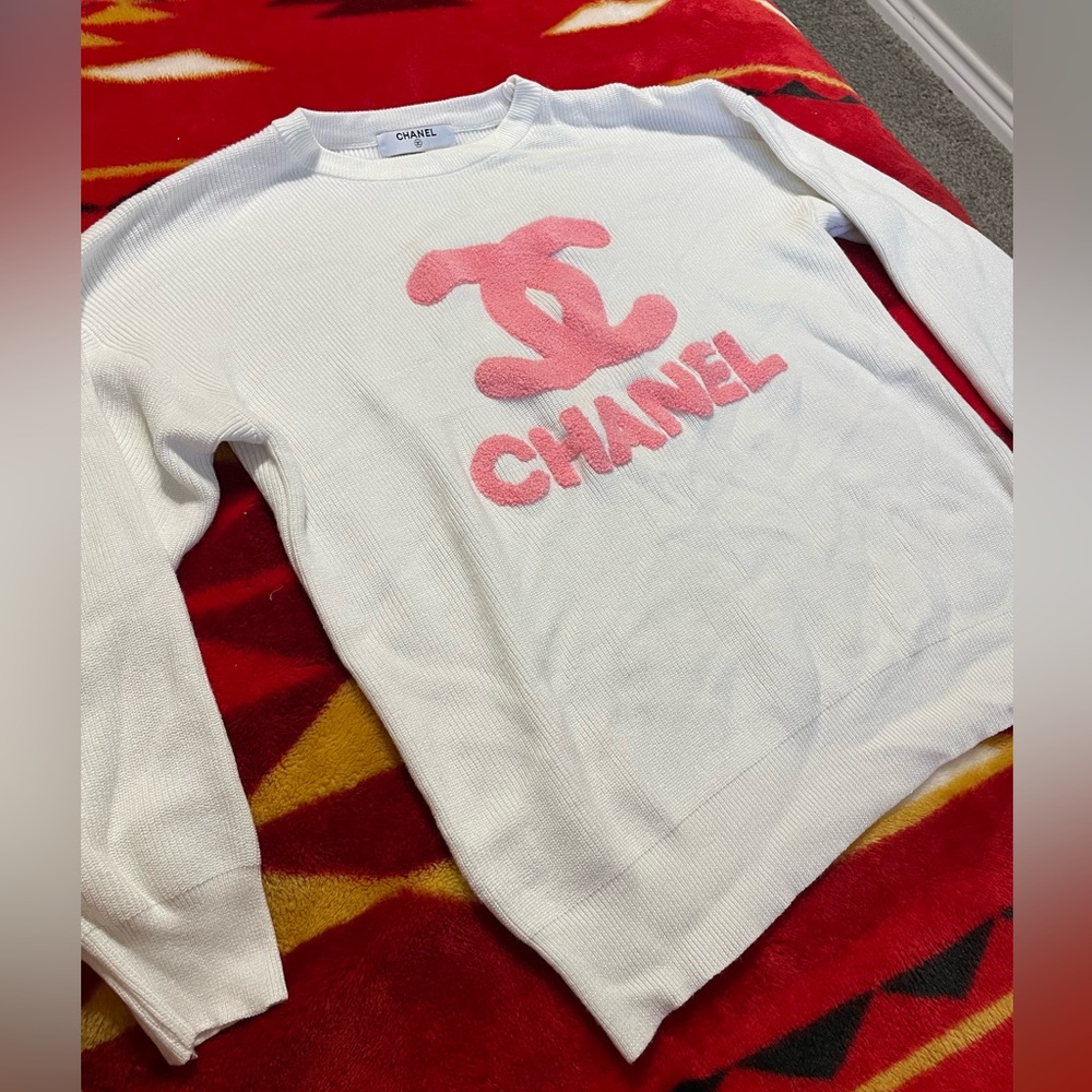 Chanel sweater shirt